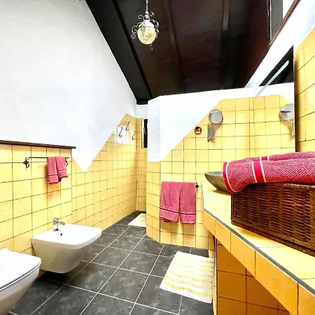 Apartamento Amarillo Con Wifi, En Casa Rural, Garachico